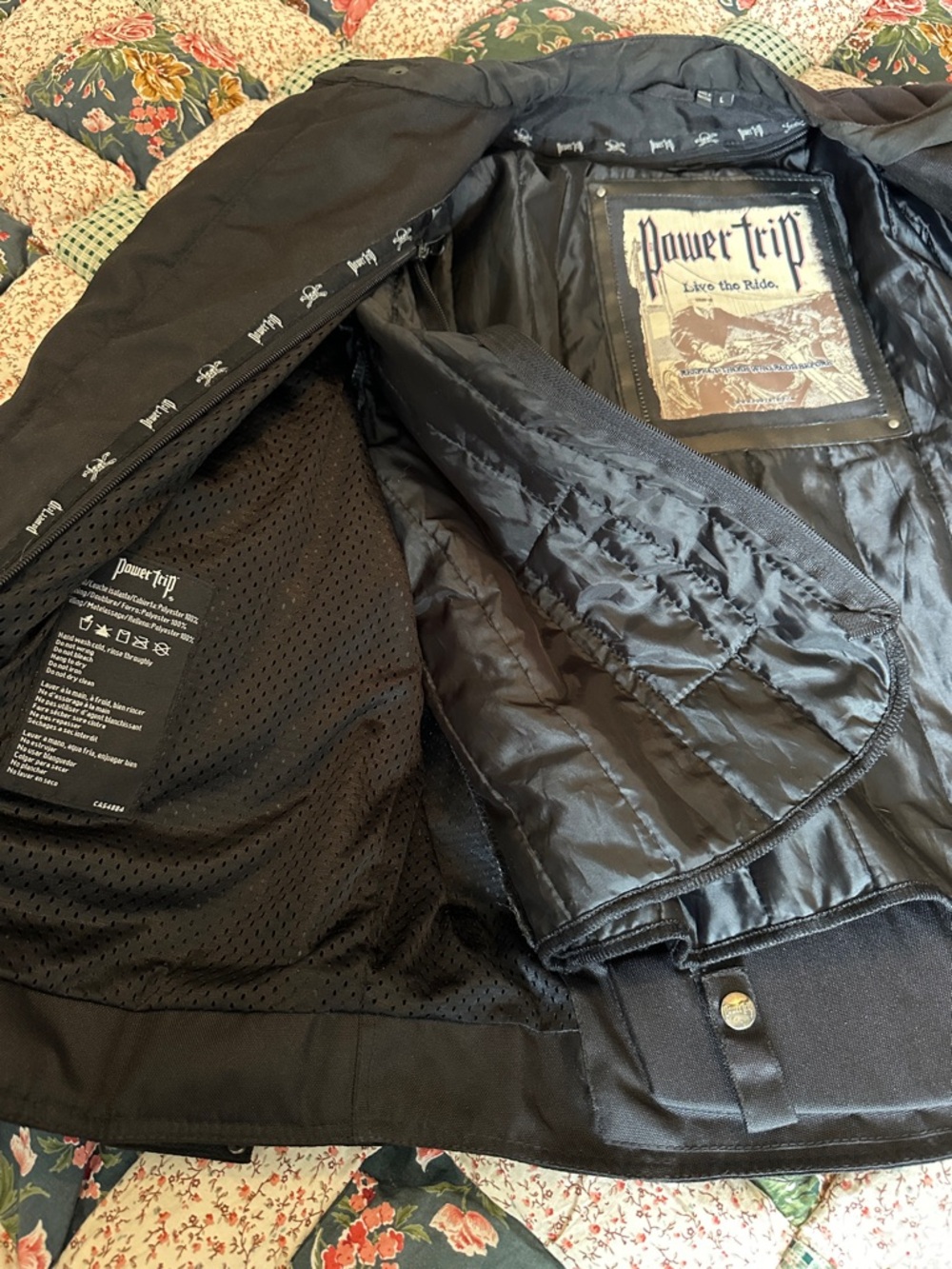 D—Men's Black Performance Riding Jacket with Reflective Stripes - Picture 7 of 16